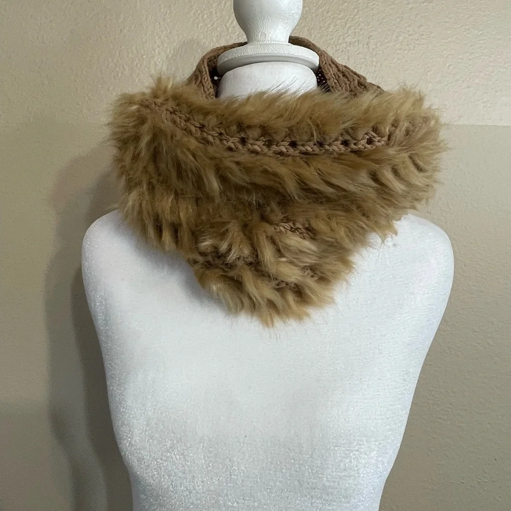 CAbi Womens Infinity Scarf One Size Beige Knit Faux Fur Trim